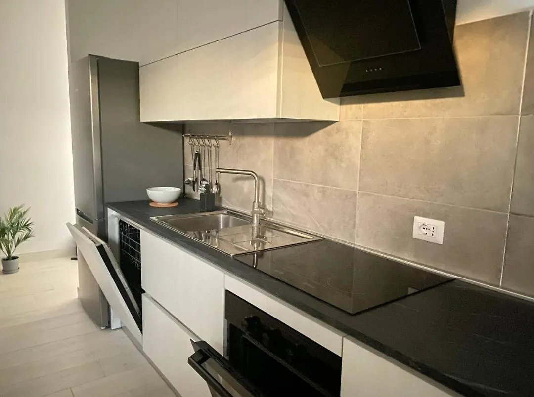 Apartamento Shining House In Milán