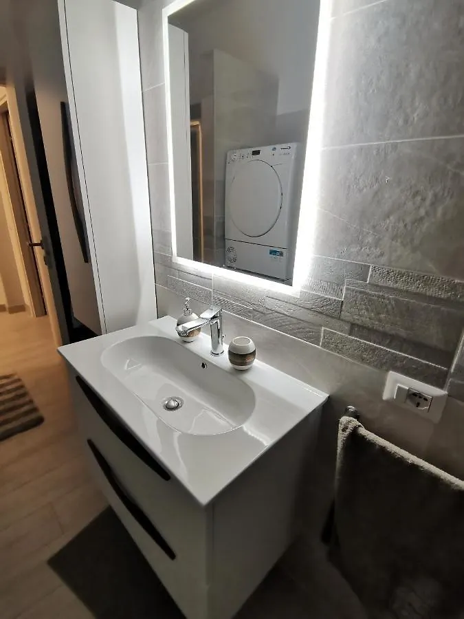Apartamento Shining House In Milán